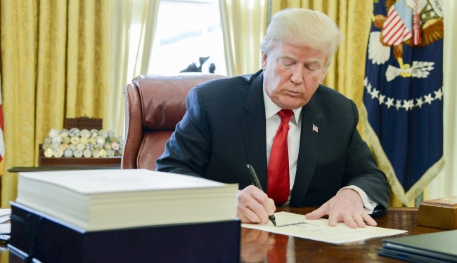 ABD Başkanı Trump'ın imzaladığı yaptırımlar ağırlıklı olarak SSB'yi hedef alıyor.